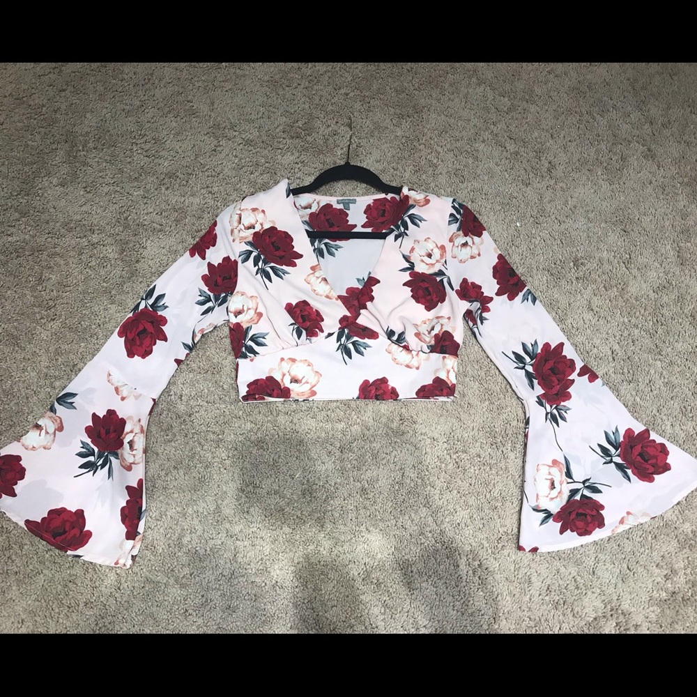 Rose 🌹 White Top T-shirt